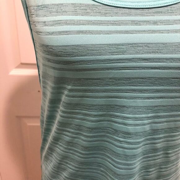 Forever 21 blue medium tank - Picture 2 of 9